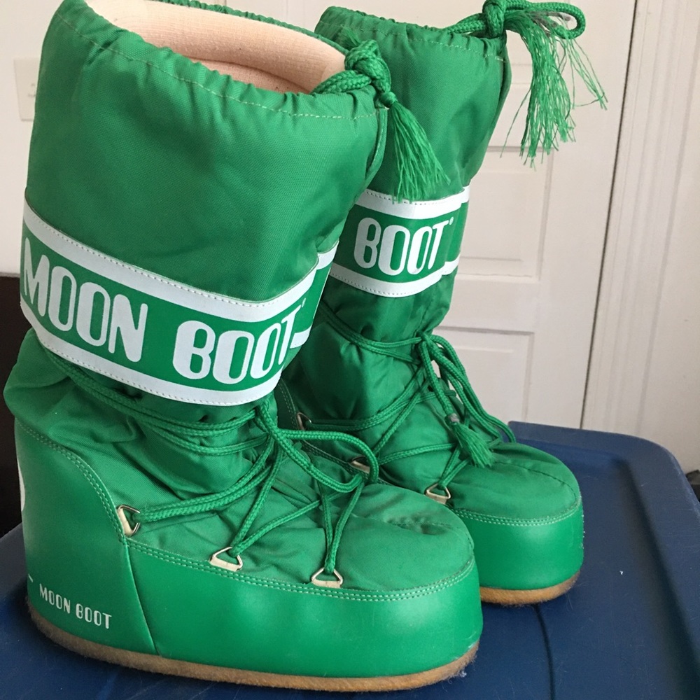 Vintage Moon Boots